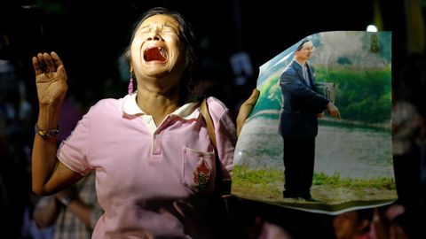 Exkluzivní reportáž Jana Šibíka: Bangkok se po smrti thajského krále utápí ve smutku