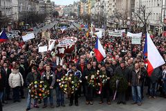 Protest zemědělců skončil přímo před Sněmovnou