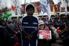 Jihokorejskou prezidentku Pak Kun-hje parlament odvolal z funkce kvůli korupčnímu skandálu