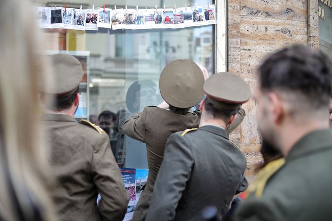 Praha si dnes 17. 11. 2019 připomíná výročí 30 let od sametové revoluce, která vedla k pádu komunistického režimu.