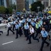 Střety demonstrantů s policisty v Hongkongu - 1. prosince
