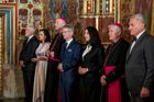 Premiéra Petra Fialu, který byl během ceremoniálu na předvolebním výjezdu v Moravskoslezském kraji, zastoupila vedoucí Úřadu vlády Jana Kotalíková.