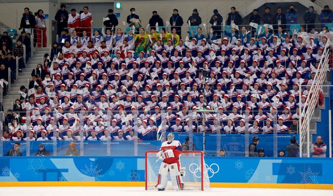 ZOH 2018, Česko-Jižní Korea: Pavel Francouz a severokorejské roztleskávačky