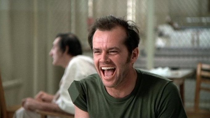 Jack Nicholson jako Randle McMurphy v legendárním snímku Miloše Formana Přelet nad kukaččím hnízdem (1975).