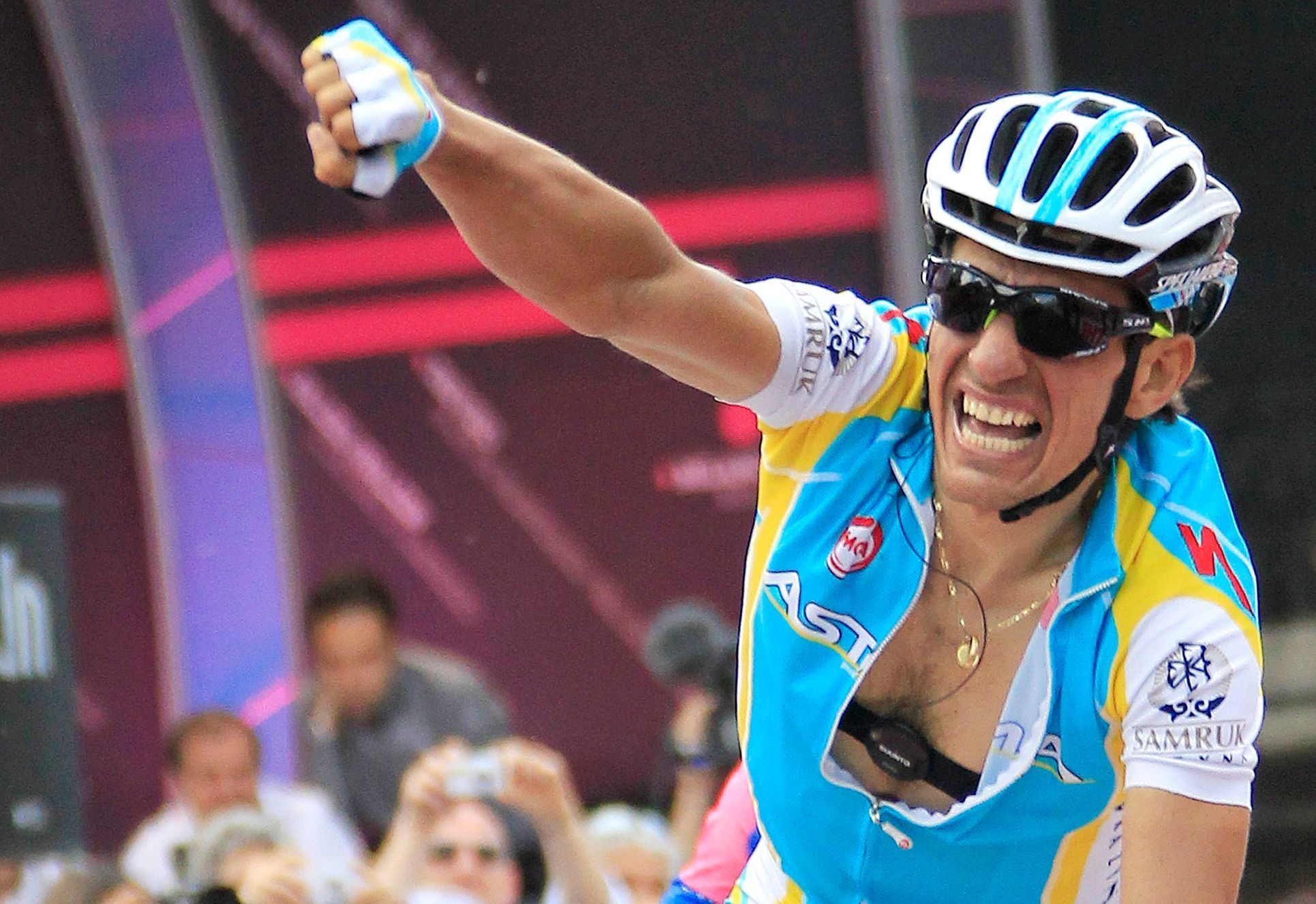 Paulo Tiralongo slaví triumf na Giro d´Italia