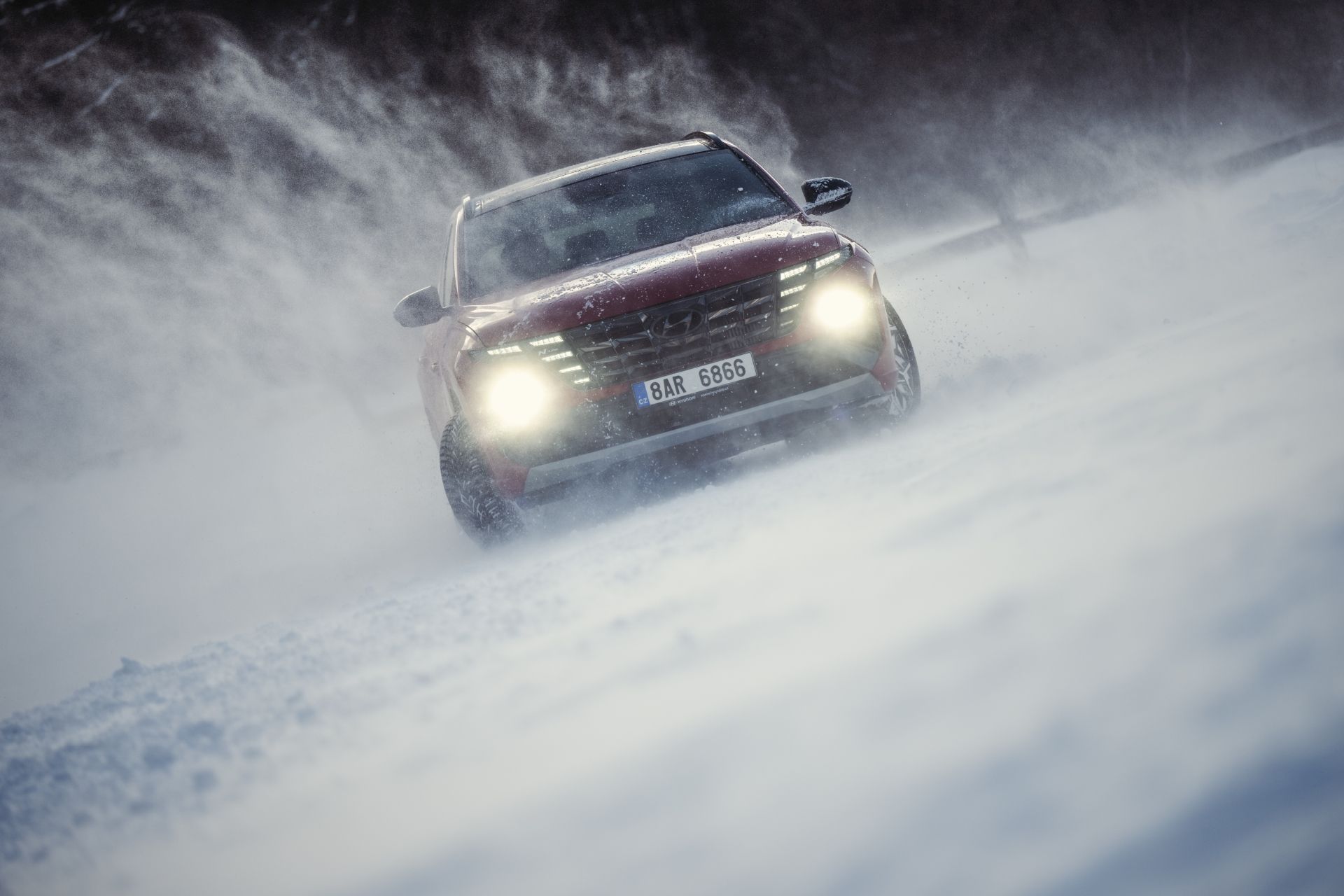Hyundai SUV na sněhu