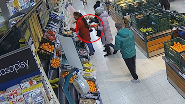 Sledujte kapsářky v akci. Bulharky cílily na seniory, tři z nich policie zatkla