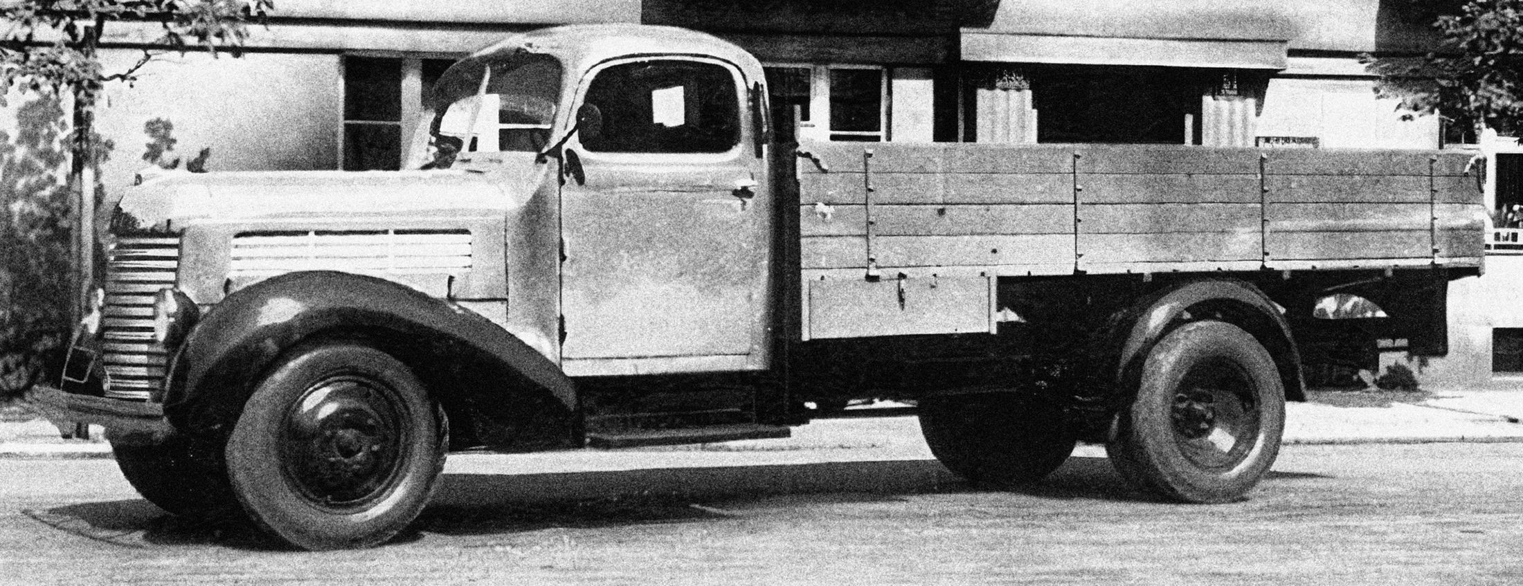 Fotogalerie / Před 115 lety byla podepsána smlouva o zřízení továrny na automobily Praga