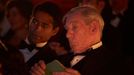 Alfred Enoch v roli Toma Tunnera a Ian McKellen jako Jimmy Erskine.