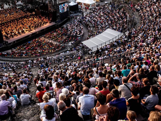 Te Deum, dílo pro velký orchestr, tři sbory a varhany, před čtyřmi lety zaznělo v amfiteátru ve Vienne na jihovýchodě Francie.