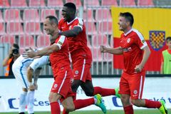 Olomouc ve fotbalové lize prohrála 0:1 s Brnem, Liberec si poradil s Mladou Boleslaví