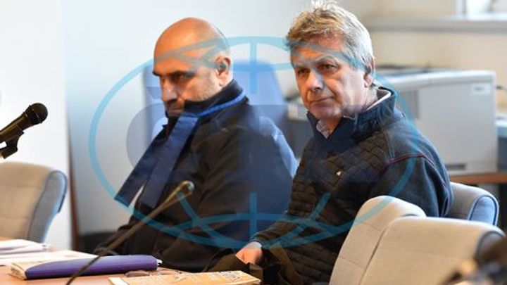 Starosta dle obžaloby podváděl při nákupu propisek či deštníků, hrozí mu 8 let vězení