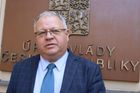 Klíma končí jako zmocněnec pro oblast médií a dezinformací. U vlády ztratil důvěru