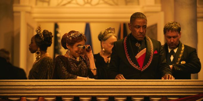 Kathryn Hunter jako Teresa Cicero a Giancarlo Esposito coby Franklyn Cicero.