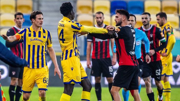 Bitka v utkání Dunajská Streda - Trnava