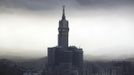 The four-faced Mecca Clock Tower is seen from the top of Mount Noor where Muslims believe Prophet Mohammad received the first words of the Koran through Gabriel in the Hera cave, during the annual haj pilgrimage in the holy city of Mecca October 21, 2012. REUTERS/Amr Abdallah Dalsh (SAUDI ARABIA - Tags: RELIGION) Published: Říj. 21, 2012, 10:40 odp.