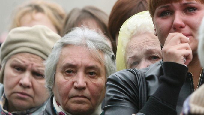 Putin zaútočil po zásahu speciálních sil v moskevském divadle na Dubrovce na podporovatele čečenského prezidenta.