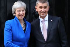 Babiš jednal s Mayovou. Pozice Čechů v Británii se po brexitu nesmí změnit, zdůraznil