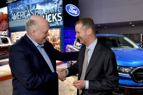 Sňatek z rozumu: Má dohoda o spolupráci mezi Fordem a Volkswagenem smysl?