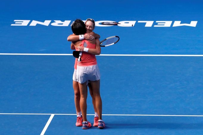 Samantha Stosurová a Čang Šuaj, vítězky Australian Open 2019