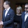 Podpis koaliční smlouvy: Kristýna Kočí, Radek John, Vít Bárta