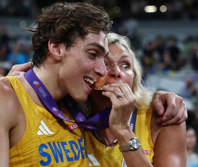 Švédský tyčkař Armand Duplantis a jeho rekord při MS v atletice 2025 v Tokiu