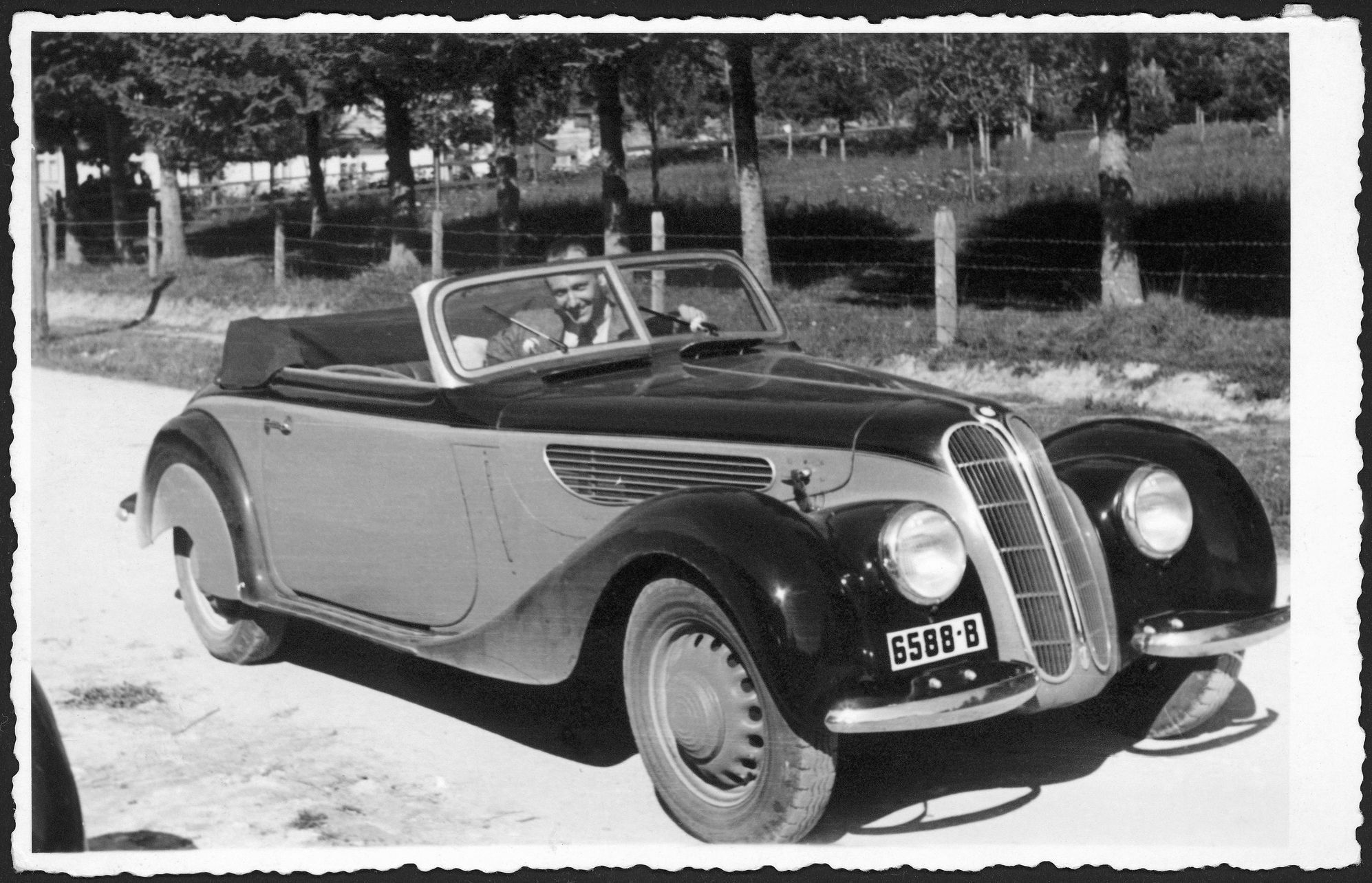 BMW 327