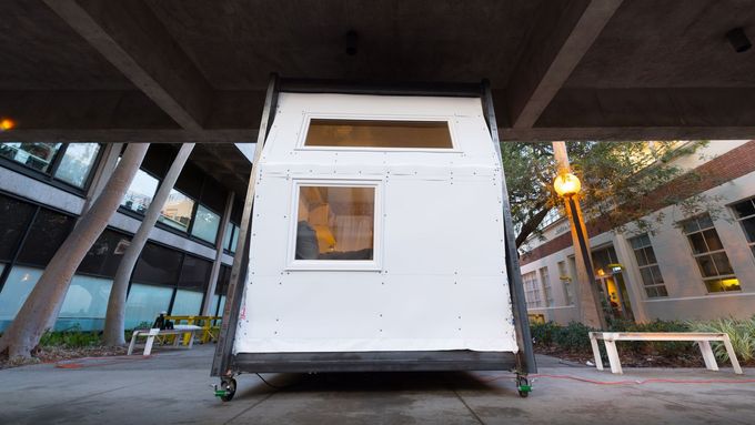 Mladí architekti navrhli The Homeless Studio, speciální přístřešek pro bezdomovce