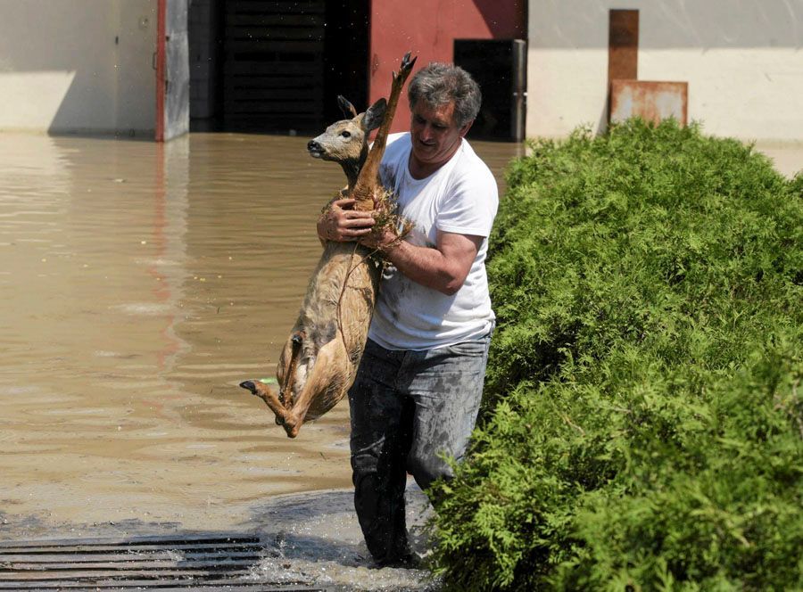 Evropu dál sužují záplavy
