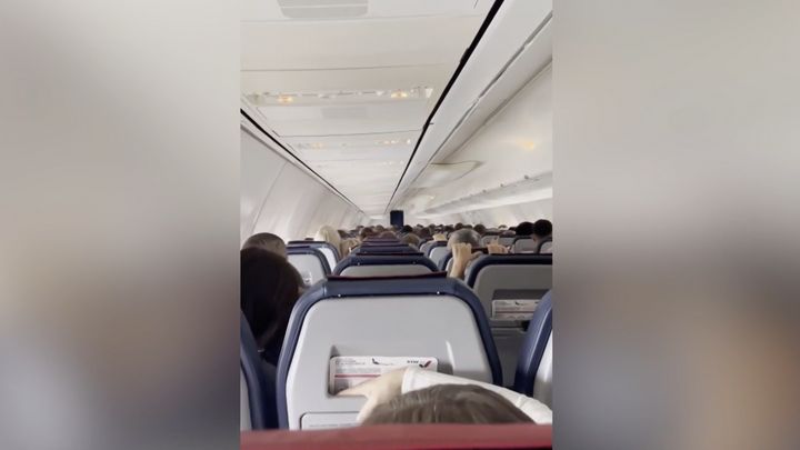 Záběry z "letu hrůzy". Turisté se po volném pádu a zásahu bleskem loučili se životem; Zdroj foto: Facebook/ Информационное агентство Ura/ Любимый Сочи