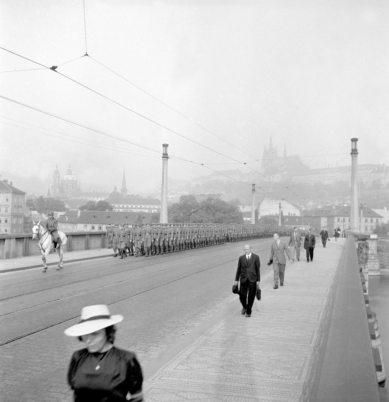Mánesův most, Most arcivévody Františka Ferdinanda, Praha, historie, Domácí