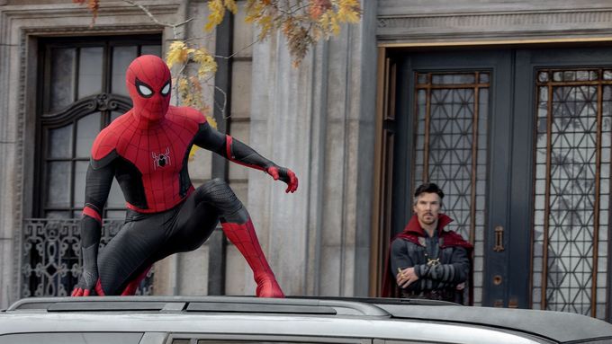 Film Spider-Man: Bez domova promítají kina od minulého čtvrtka.