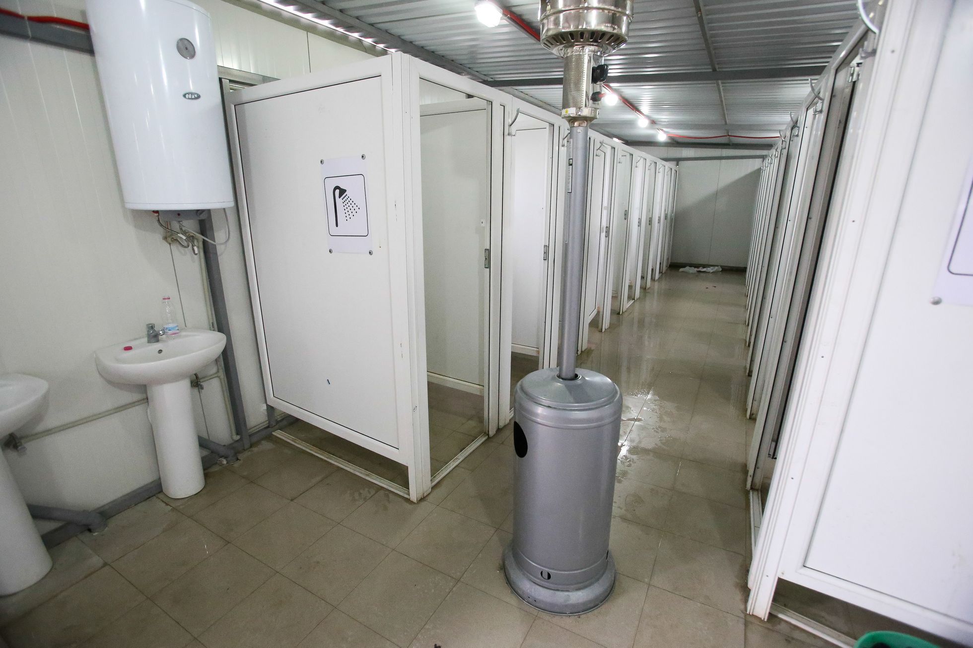 Makedonie - záchytné uprchlické centrum na makedonsko-řecké hranici