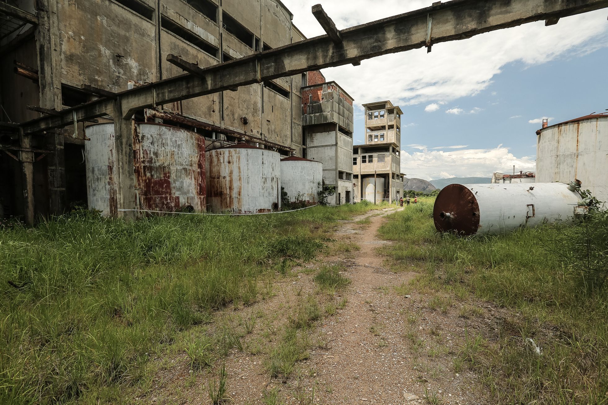 Alto Catumbela, Angola - bývala továrna na celulózu a papír, dějiště největšího únsou v dějinách Československa