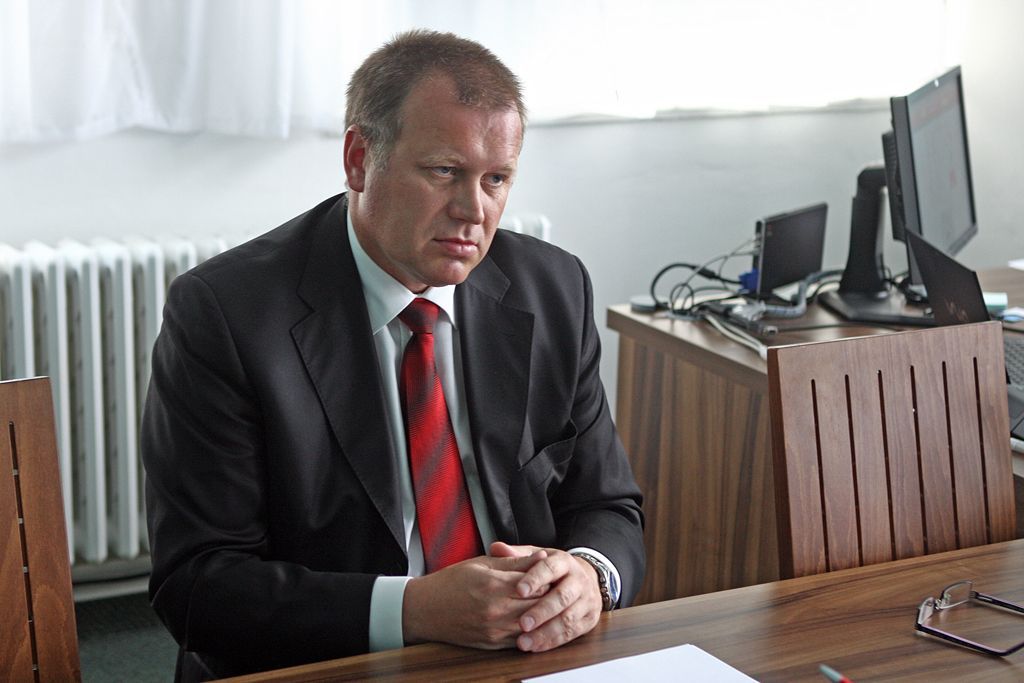 Exnáměstek ministra práce a sociálních věcí Vladimír Šiška stane před soudem pro korupci. Chtěl umlčet firmu, která si stěžovala na nezákonné zadání zakázky na systém vyplácení sociálních dávek.
