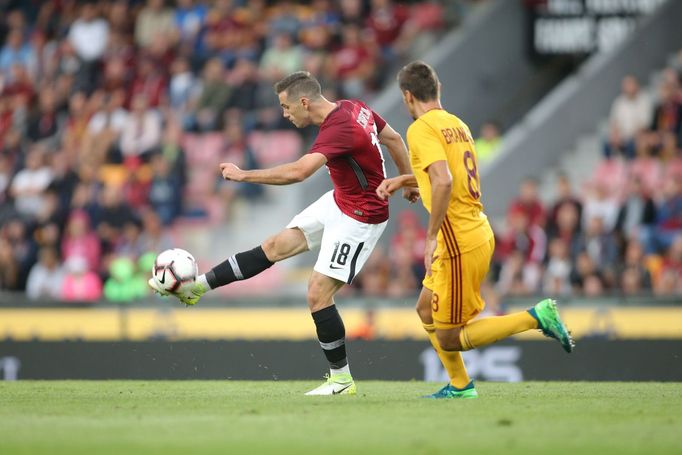 Alexandru Chipciu v zápase 7. ligového kola Sparta - Dukla.