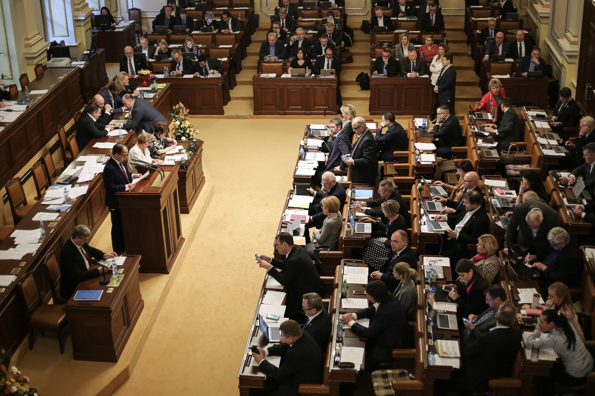Jednání Poslanecká sněmovna, vydání poslance Miloslava Roznera z SPD