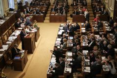 Sněmovna opět odložila debatu o zřízení komise k vlivu autoritářských režimů na Česko