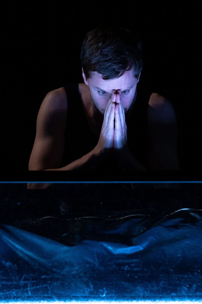 Vojtěch Říha jako Hamlet.