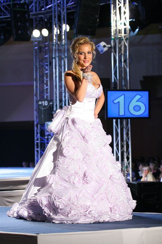 Svatební šaty 2008 - Míša Ochotská