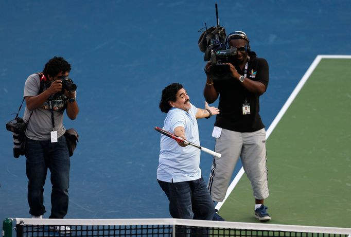 Maradona hraje tenis v Dubaji