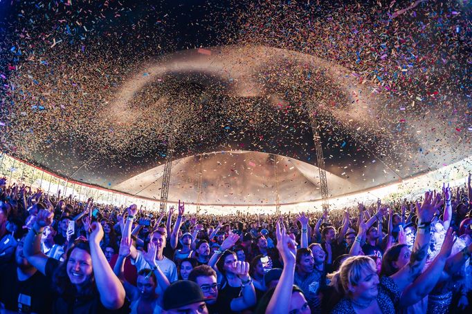 Vystoupení kapely Enter Shikari na loňském ročníku Rock for People.