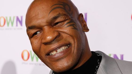 Mike Tyson a Evander Holyfield. Jejich vzájemná rivalita skončila ukousnutým Holyfieldovým uchem.