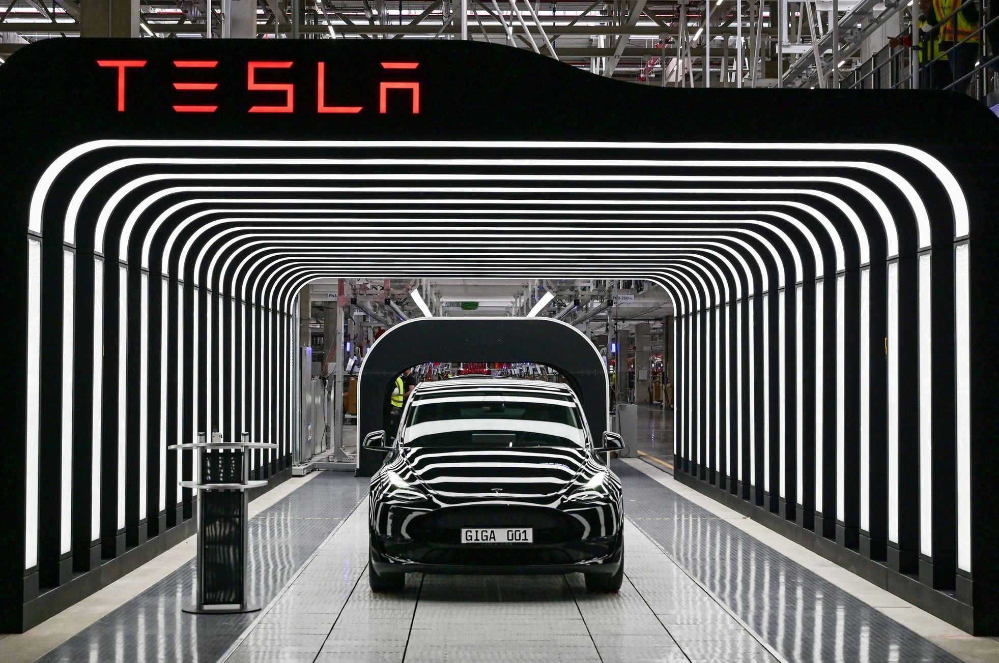 Tesla továrna Berlín otevření 2022