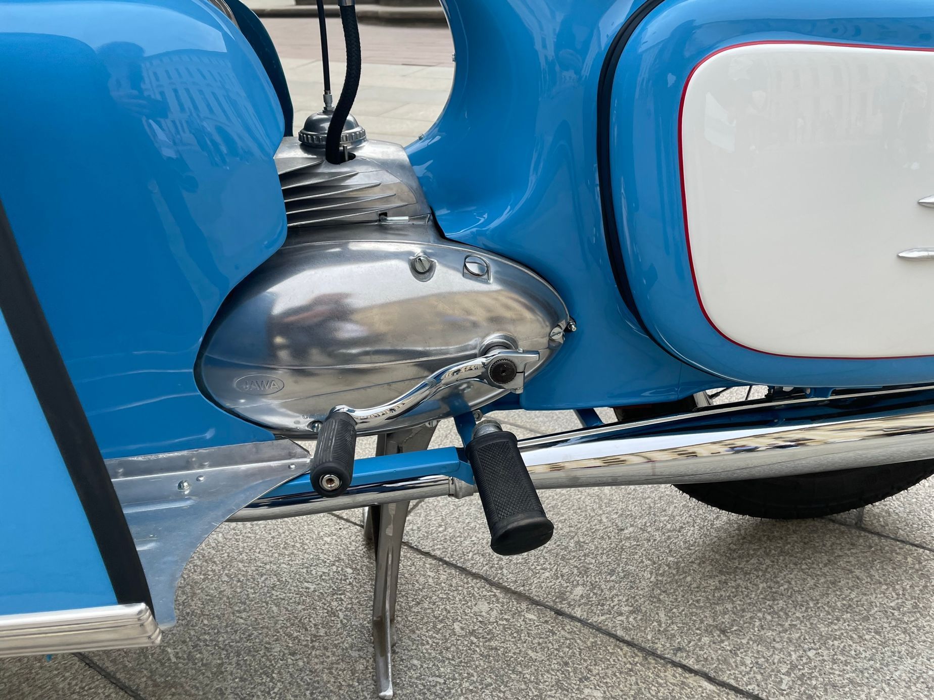 Jawa 350 Nanuk