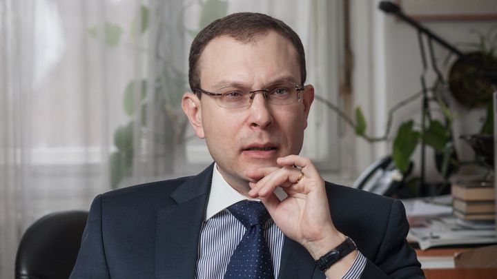 „Pavel je odhodlaný se Ústavou řídit,“ míní Kysela a vysvětluje svůj konec na Hradě