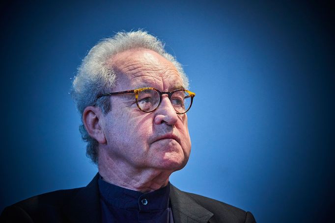 John Banville do Prahy prvně přijel v 80. letech, roku 1998 byl hostem Festivalu spisovatelů Praha.