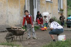 Světová Banka: Usnadněte mladým Romům pracovat