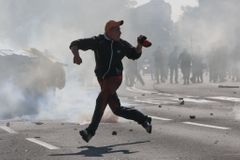 Policie obvinila dalších pět ostravských demonstrantů
