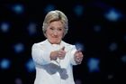 Clintonová hledá podporu u nespokojenců mezi republikány